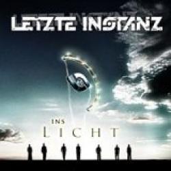 Cover der CD "Ins Licht"; der Band "Letzte Instanz"
