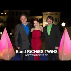 -RiCHiES TWiNS-